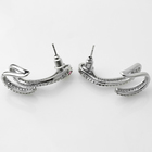 Серьги со стразами «Змея» изогнутая, белые в серебре - Фото 3