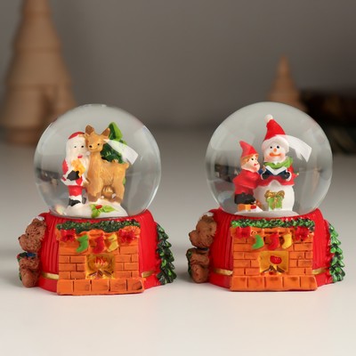 Снежный шар новогодний стеклянный «Дед Мороз или Снеговик у камина», 5.5×5×6.5 см, МИКС