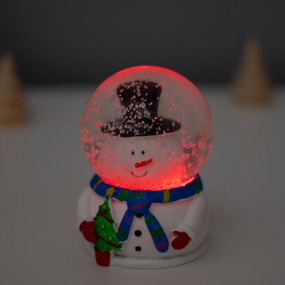 Снежный шар новогодний стеклянный «Снеговик с ёлочкой в шлеме-пузыре», световой, 6.5×6.7×9.5 см