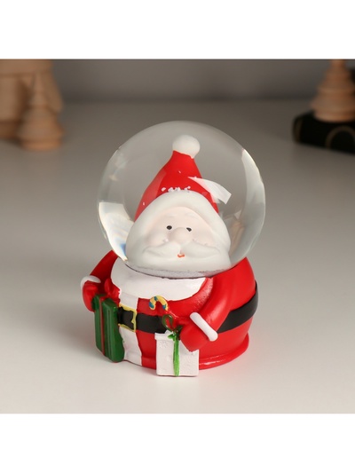 Снежный шар новогодний стеклянный «Дед Мороз с подарками в шлеме-пузыре», световой, 6.5×6.7×9.5 см
