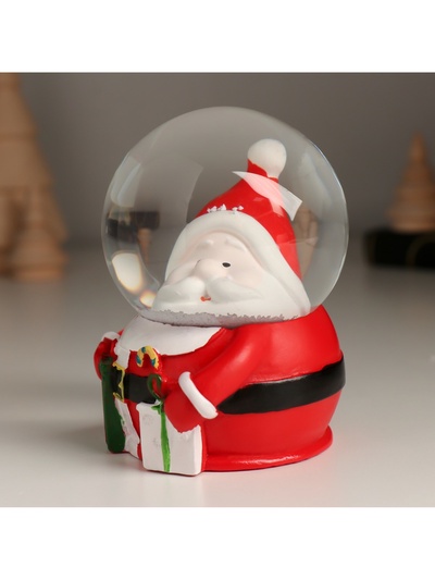 Снежный шар новогодний стеклянный «Дед Мороз с подарками в шлеме-пузыре», световой, 6.5×6.7×9.5 см