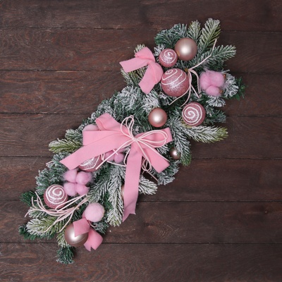Гирлянда новогодняя хвойная «Зимнее волшебство. Сюрприз» 60×23 см, розовая