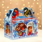 Подарочная коробка новогодняя Кормушка «Покормите птиц зимой» в синем окошко с двух сторон, 20×12×19 см - Фото 2