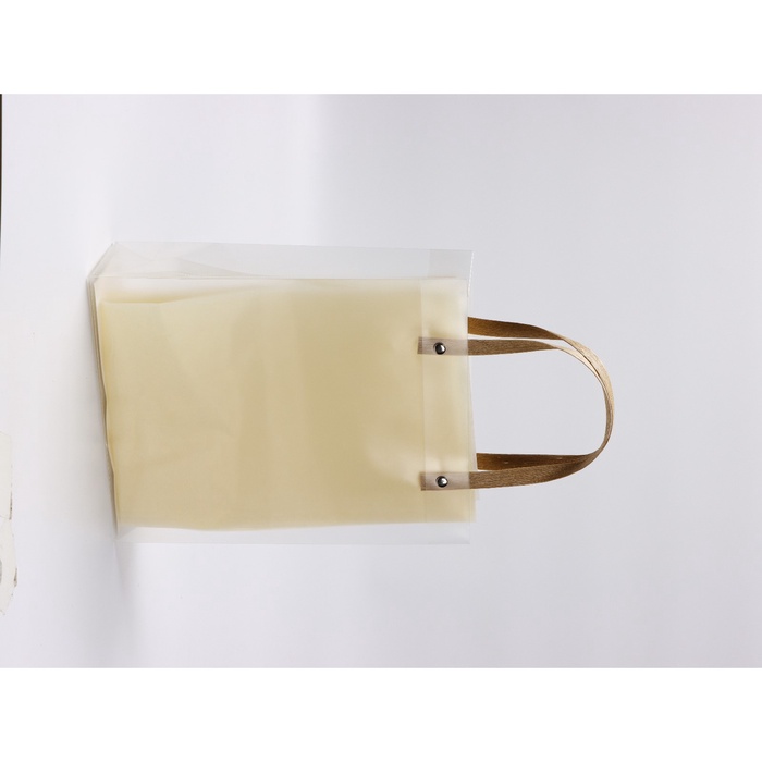 Подарочный пакет с бумагой тишью (2 листа) и гирляндой, 20 × 8 × 25 см