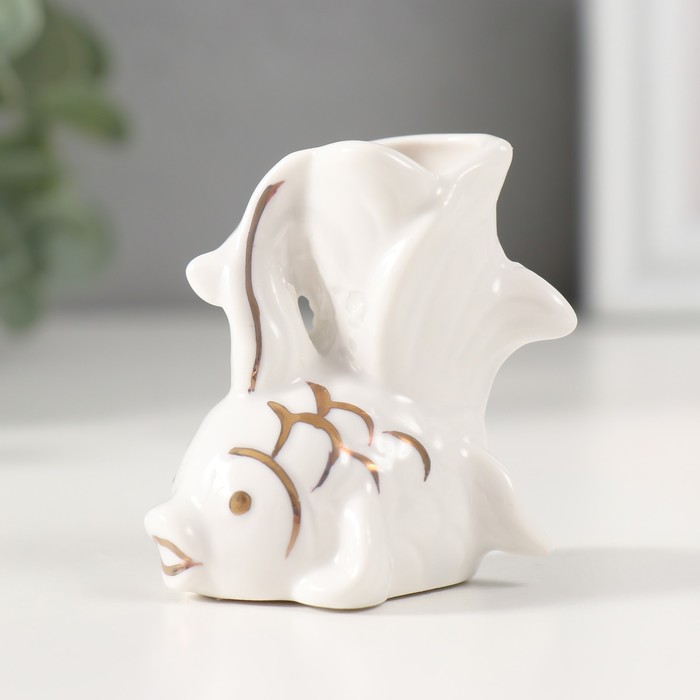 Фигурка керамика подставка д/зубочисток «Белая рыбка», с золотом, 5.2×4×5.5 см - Фото 1