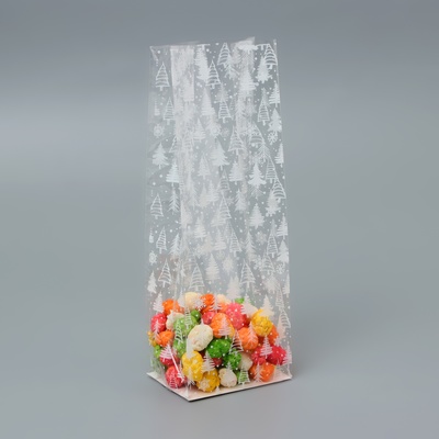 Пакет подарочный новогодний с жёстким дном, прозрачный с ёлками, 6×8×23 см