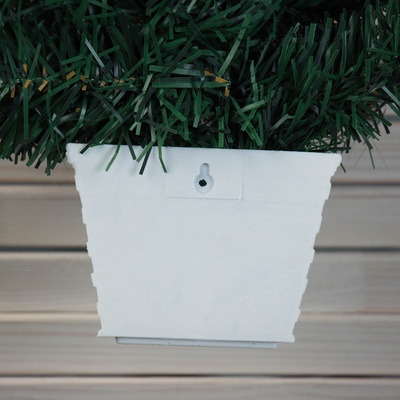 Искусственная ёлка настенная «Зимнее волшебство. Ветка ажурная», 40×24 см, ПВХ ветки отгибаются