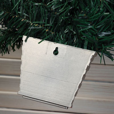 Искусственная ёлка настенная «Зимнее волшебство. Магнолия золотая», 50×26 см, ПВХ ветки отгибаются