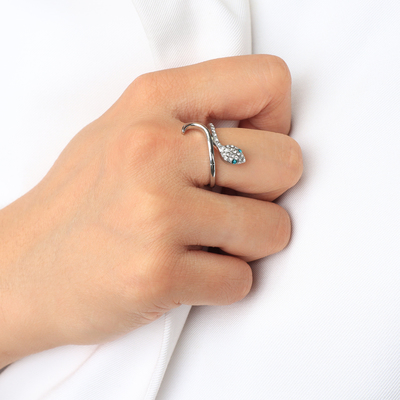 Кольцо «Змея» миниатюрная, цвет бело-зелёный в серебре, безразмерное