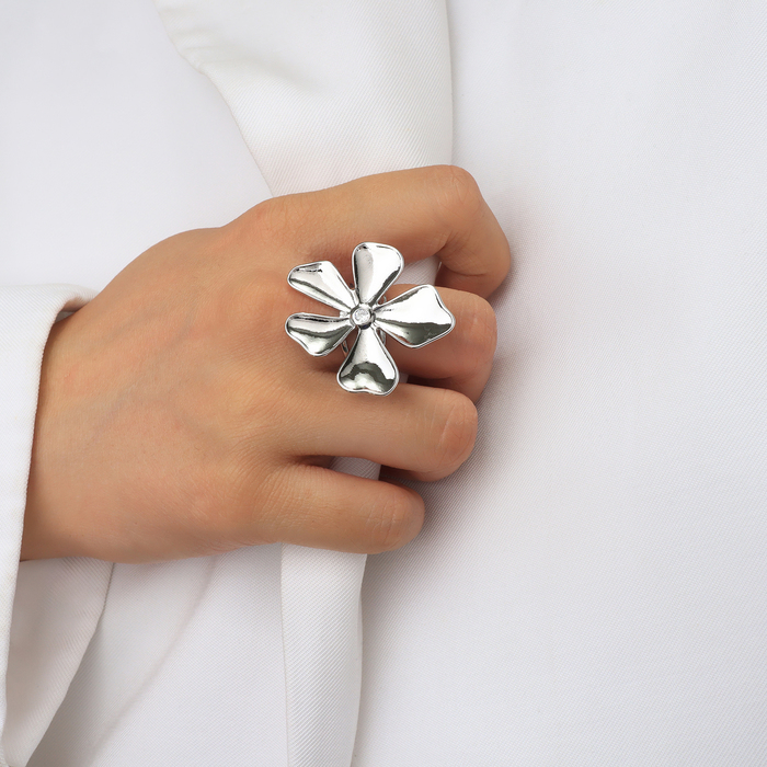 Кольцо металл «Цветок» сакуры, цвет белый в серебре, безразмерное - Фото 1