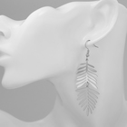 Серьги висячие «Лёгкость» листва, цвет серебро - Фото 3