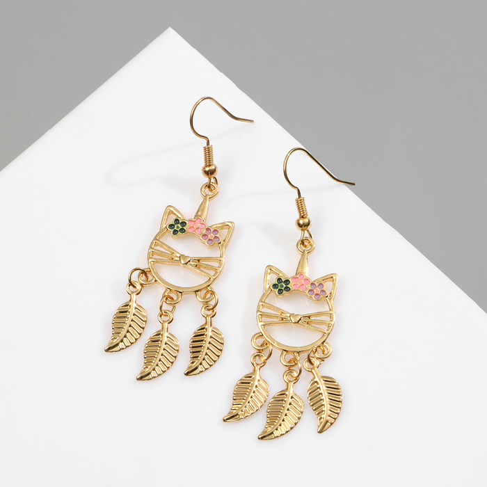 Серьги с эмалью «Кошка» с листьями, цветные в золоте - Фото 1