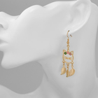 Серьги с эмалью «Кошка» с листьями, цветные в золоте - Фото 3