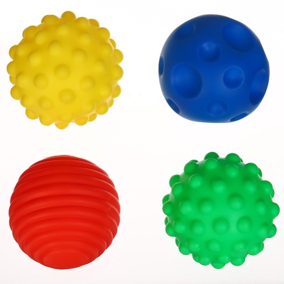 Подарочный новогодний набор развивающих тактильных мячиков Крошка Я «Подарок малышу», 4 шт.