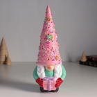 Фигурка полистоун «Бабулечка в розовом колпаке с посыпкой, с подарком», 10.5×8×25 см - Фото 2