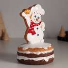 Фигурка полистоун «Снеговик пряничный в глазури, с кексиком», 9×9×14.5 см - Фото 3