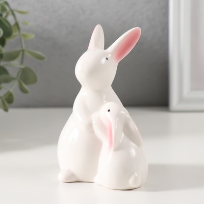 Фигурка керамика «Заюшка с зайчиком беленькие», 5.3×8×10 см