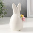 Фигурка керамика «Зайчик белый пухлый с букетом», 6.6×6.3×11.9 см - Фото 2