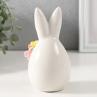 Фигурка керамика «Зайчик белый пухлый с букетом», 6.6×6.3×11.9 см - Фото 3