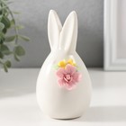Фигурка керамика «Зайчик белый пухлый с букетом», 6.6×6.3×11.9 см - Фото 4