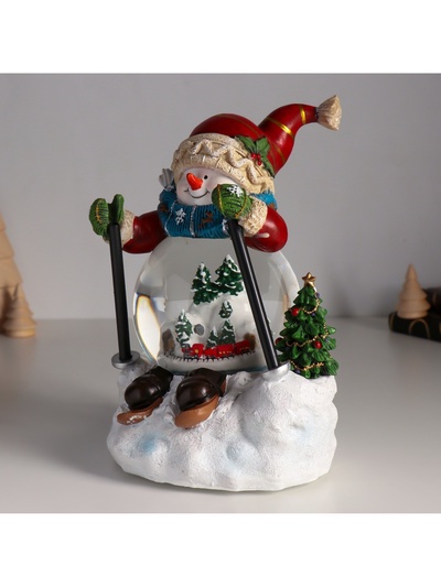 Снежный шар новогодний стеклянный «Снеговичок на лыжа×», музыкальный, световой, d=10 см, 15×13.5×21 см