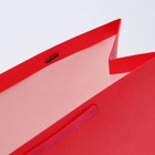 Пакет подарочный ламинированный горизонтальный «Красный», XL 49×40×19 см - Фото 4
