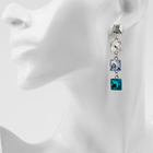 Серьги со стразами «Блум» квадраты светлые, цветные в серебре - Фото 2