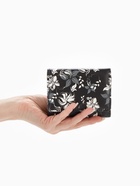 Кошелёк женский на кнопке, 10.5×2.5×8.5 см, с цветочным принтом, чёрный/белый - Фото 2