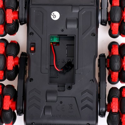 Перевёртыш радиоуправляемый, работает от аккумулятора, свет, звук, дым, 8 режимов работы, цвет красный