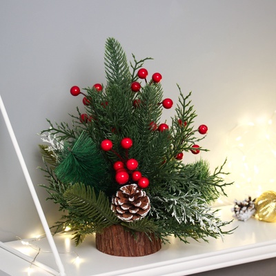 Новогодняя композиция на стол «Зимнее волшебство. Лесной фестиваль» пластик, шишки, ягоды, 30 см