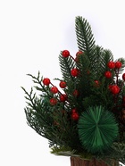 Новогодняя композиция на стол «Зимнее волшебство. Лесной фестиваль» зелень, ягоды, 30 см - фото 60151122