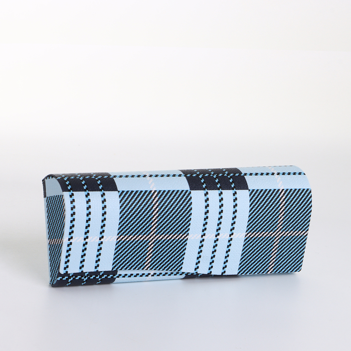 Футляр для очков на магните, в клетку, размер 16×6×3.3 см, голубой - Фото 1