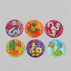 Наклейка бумага "Змейки новогодние" d=2,5 см 252 шт в рулоне (комплект 2 шт) - фото 25559143