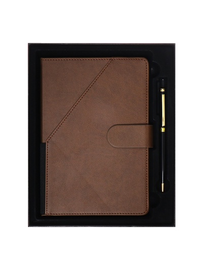 Ежедневник недатированный А5, 140 листов в клетку, кожзам, с ручкой, в подарочной коробке, коричневый