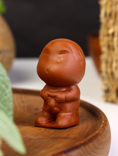 Фигурка для чайной церемонии TAKE IT EASY «Писающий мальчик», керамика, 3.5×3.5×6 см