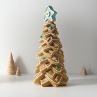 Фигурка светящаяся полистоун «Ёлочка из пряников с новогодними украшениями и звездой», 15×15.5×34.5 см - Фото 4