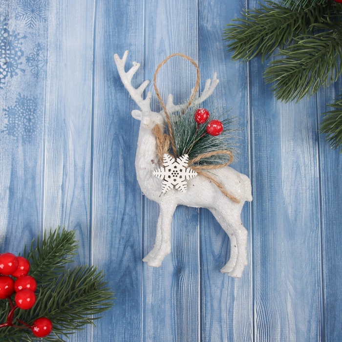 Ёлочная игрушка «Зимнее волшебство. Олень с декором» пластик, 14×8 см, белый - Фото 1