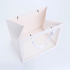 Пакет подарочный с широким дном и окном 35×29×28 см, белый - Фото 2