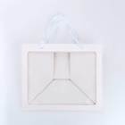 Пакет подарочный с широким дном и окном 35×29×28 см, белый - Фото 3
