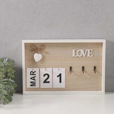 Настенные крючки декоративные с календарём «Сердце с бантом», дерево, 30×20 см