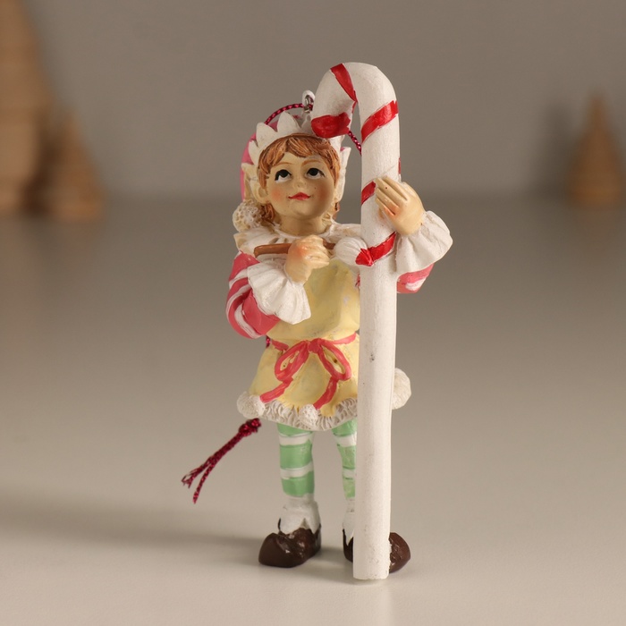 Фигурка-подвеска «Новогодний эльф с леденцом», ёлочная игрушка, 5×4.5×11 см - Фото 1