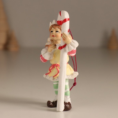 Фигурка - подвеска «Новогодний эльф с леденцом», ёлочная игрушка, 5×4.5×11 см