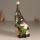 Фигурка светящаяся полистоун «Дед Мороз в колпаке, с ёлкой», беж и шоколад, 10.5×10.5×22 см - Фото 3