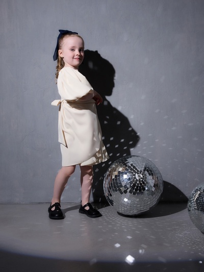 Платье нарядное для девочки MINAKU: Party Dress, цвет молочный, рост 104-110 см