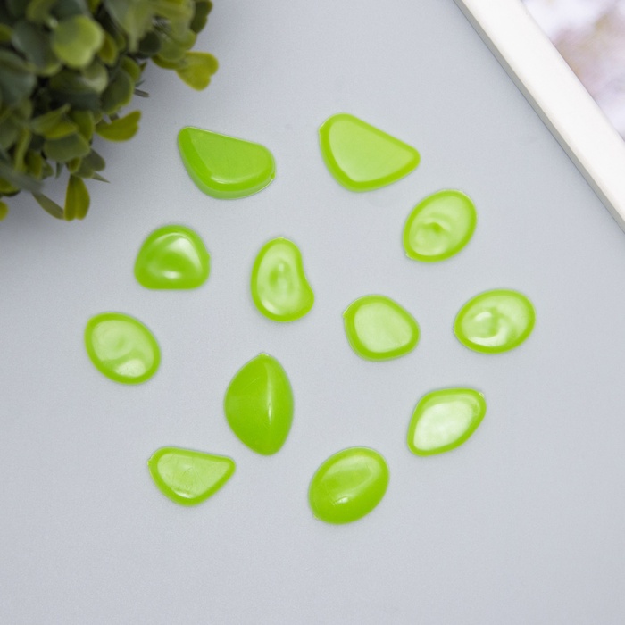 Декор для творчества пластик светится в темноте «Зелёные камешки», набор 12 шт.