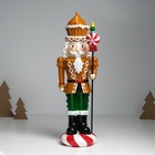 Фигурка полистоун «Щелкунчик в имбирном мундире, с кексом и пикой с леденцом», 13×10×35.5 см - Фото 2