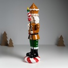 Фигурка полистоун «Щелкунчик в имбирном мундире, с кексом и пикой с леденцом», 13×10×35.5 см - Фото 3