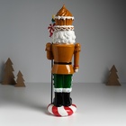 Фигурка полистоун «Щелкунчик в имбирном мундире, с кексом и пикой с леденцом», 13×10×35.5 см - Фото 5