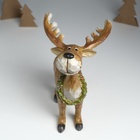 Фигурка полистоун «Важный лось в еловом венке с ягодками», 16.5×10×25 см - Фото 3