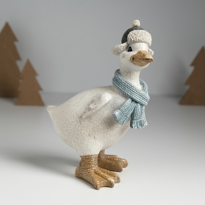 Фигурка полистоун «Гусь в шапке-ушанке и шарфе», 11.5×12.5×20 см - Фото 1